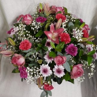 Bunch in shades of pink